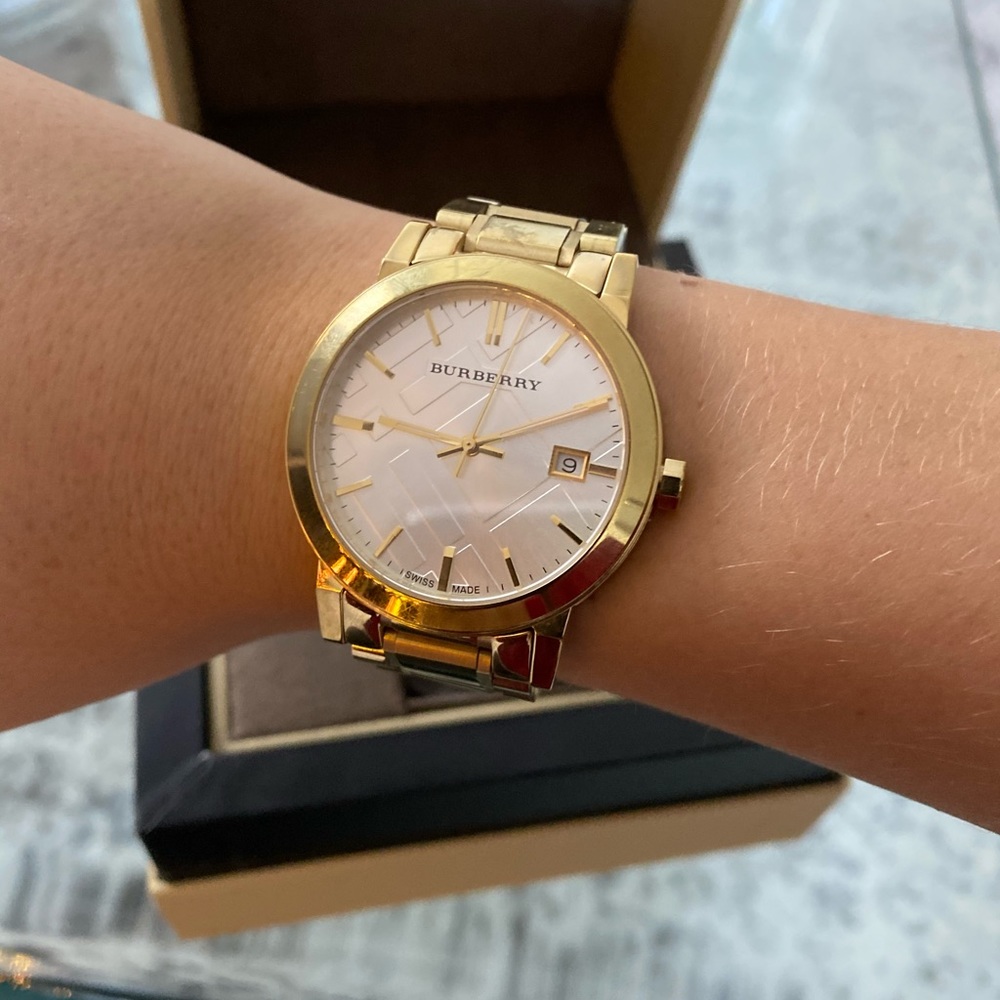 Authentic Burberry Watch (unisex) - Picture 3 of 8